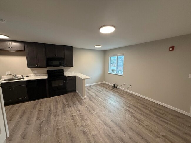 Building Photo - 105 N Garth Ave