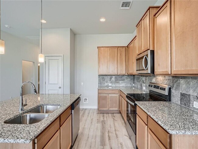 Building Photo - 1309 Showbox St