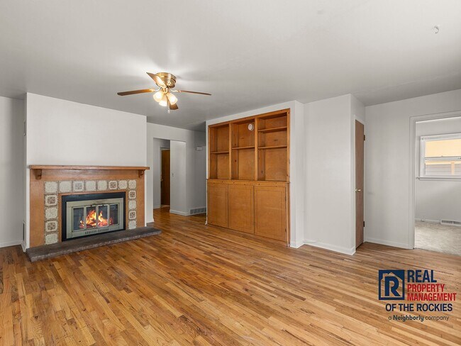 Building Photo - Spacious Home Near CSU w/ Flexible Basemen...