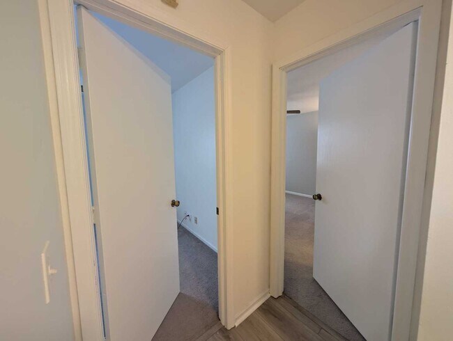 Building Photo - 205 Glasgow Ln