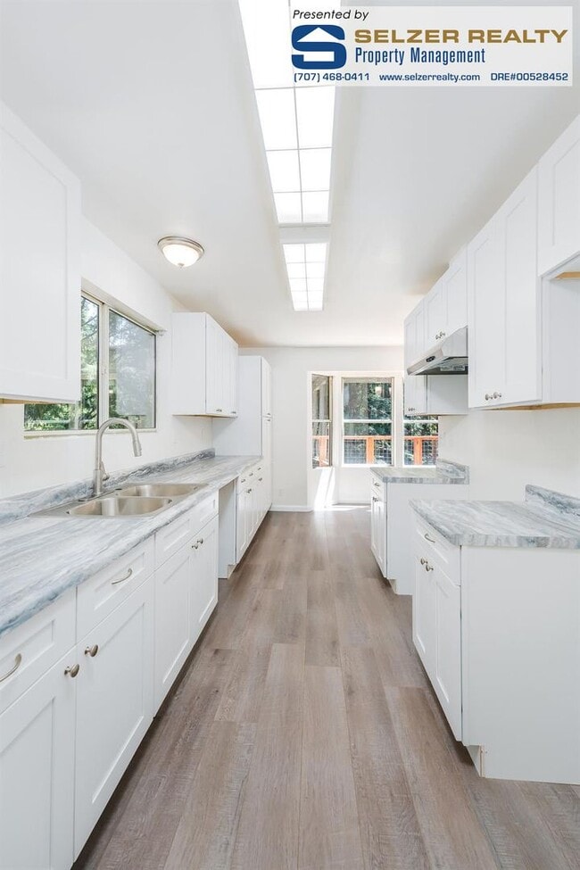 Building Photo - Charming updated 3 bd. Brooktrails home in a lovely setting!