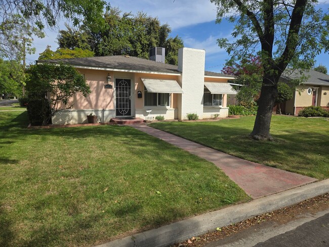 Primary Photo - 1320 Fulton St
