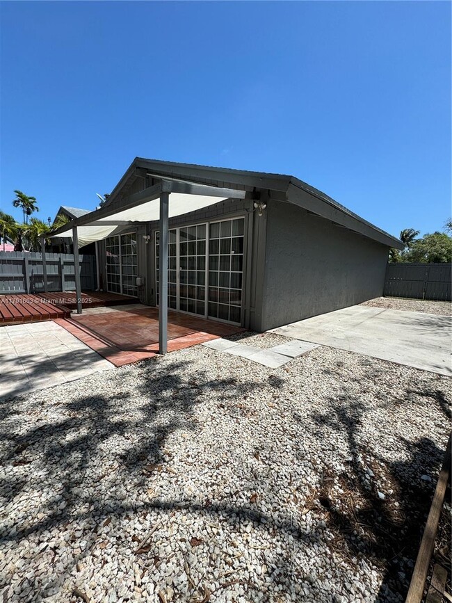 Building Photo - 11359 SW 112th Cir Ln N