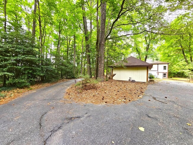 Building Photo - 7535 Carmen Ct