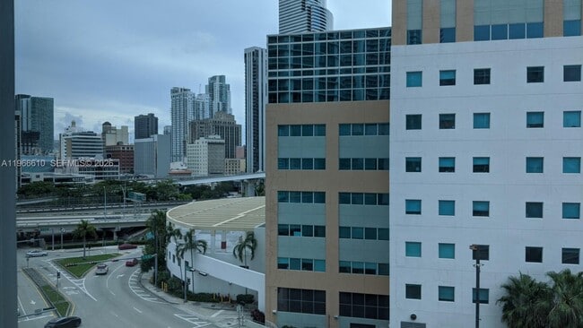 Building Photo - 350 S Miami Ave