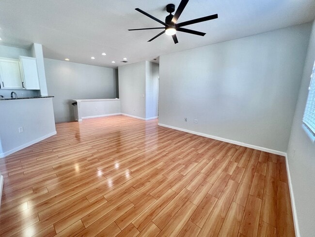 Building Photo - $2,295 Herndon & Armstrong, 2 Bedroom Cond...