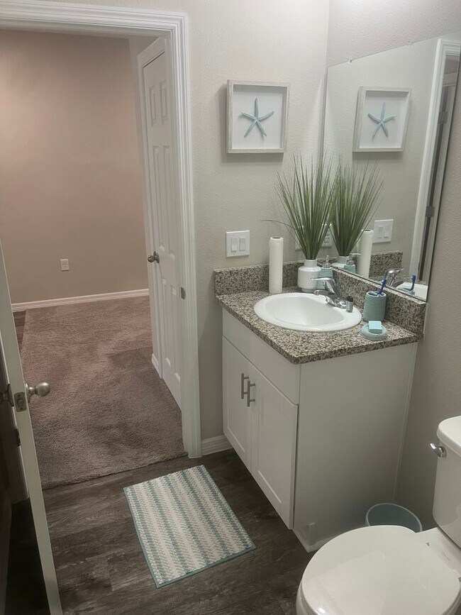 Building Photo - Spacious 5BR House in Winter Haven