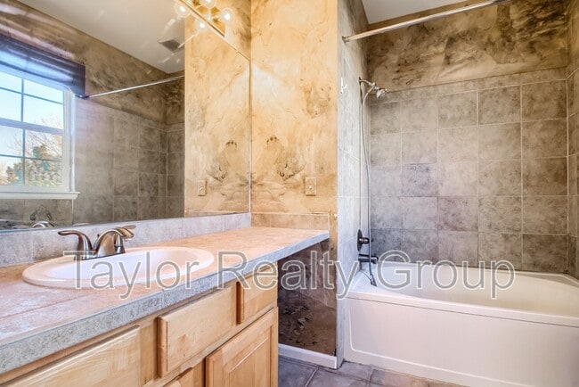 Building Photo - 4130 E 119th Pl