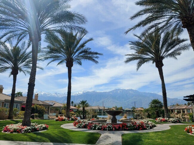 Building Photo - 6 Loch Ness Lake Ct