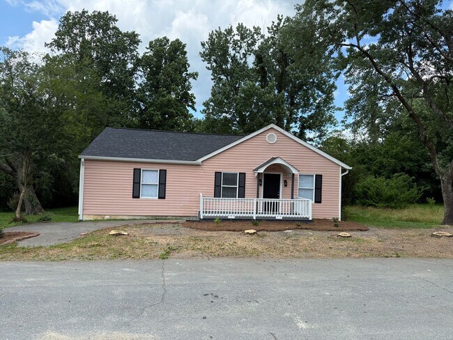 Building Photo - 1103 Cayuga St