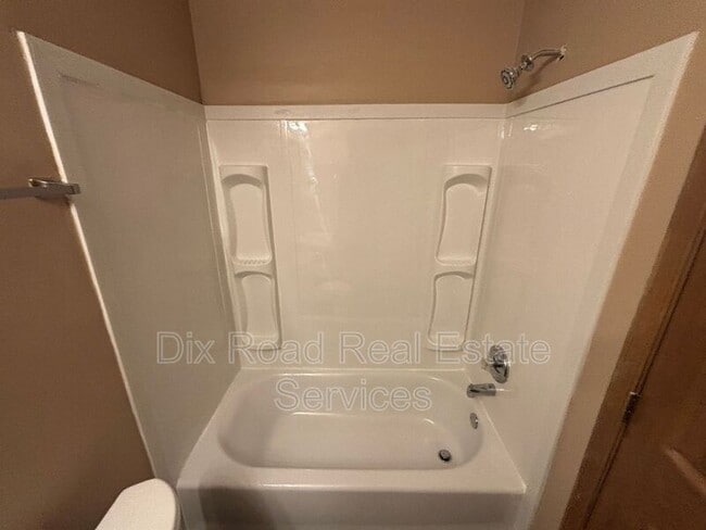 Building Photo - 3821 Cavanaugh Rd