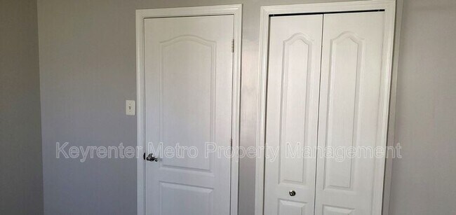 Building Photo - 9900 Prince Royal Pl