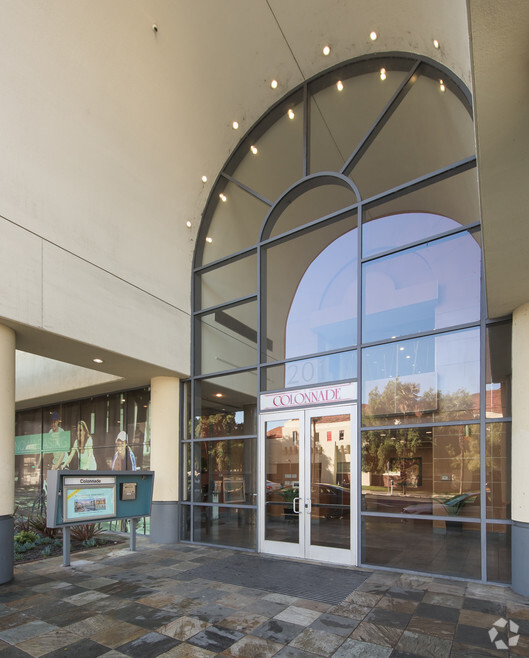 Building Photo - The Colonnade Apartments