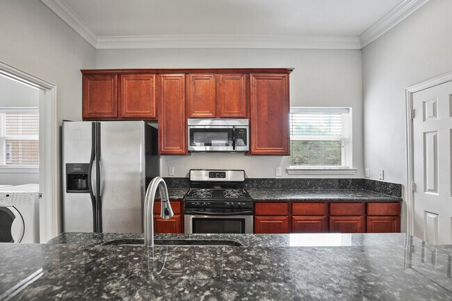 Building Photo - 3119 Cedarplaza Ln
