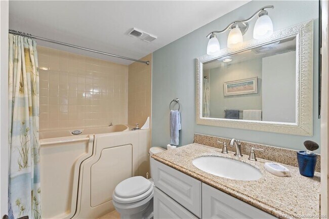 Building Photo - 5571 NE Gulfstream Way