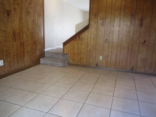 Building Photo - 106 Valencia Dr