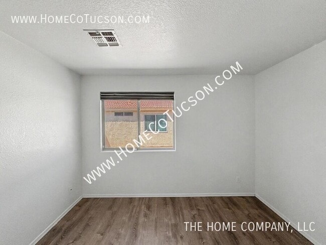 Building Photo - 6619 W Wenden Way