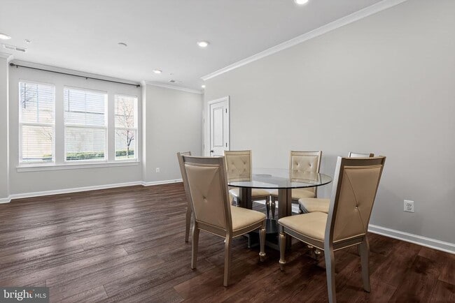 Building Photo - 14937 River Walk Way