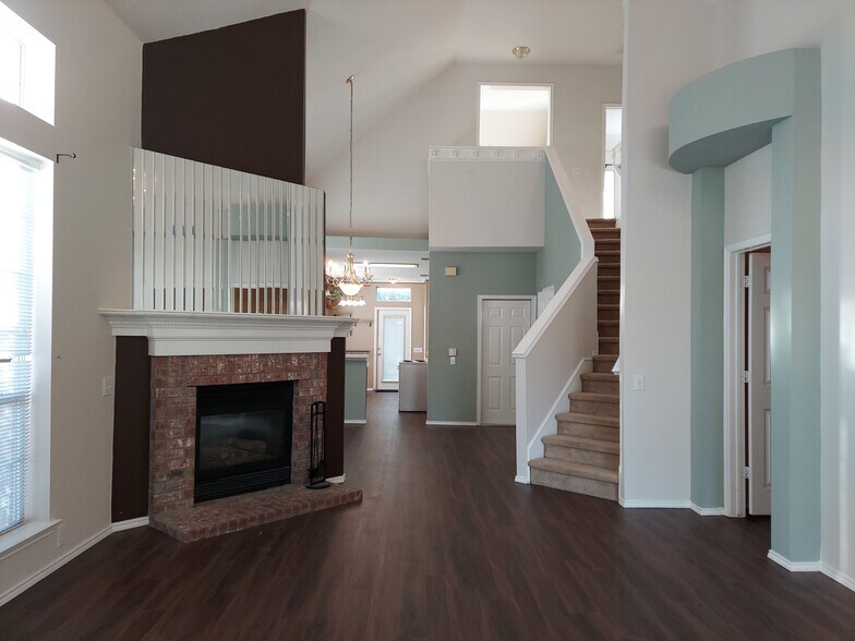 Building Photo - 6727 Winston Dr