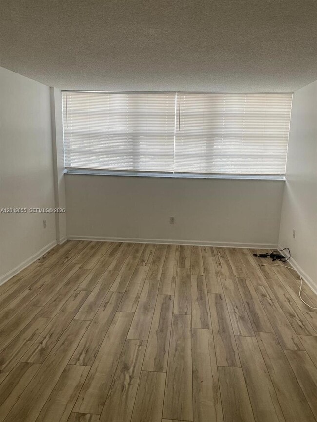 Building Photo - 13155 Ixora Ct