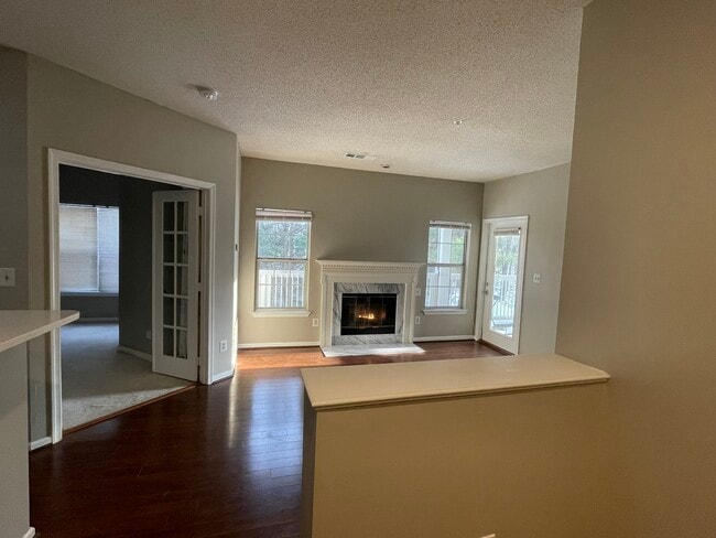 Building Photo - 1701 Lake Shore Crest Dr