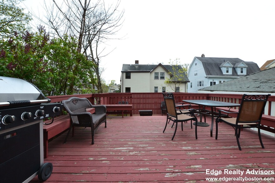 Building Photo - 57 Hobart St