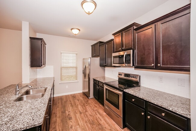 Building Photo - 1013 Helms Rd