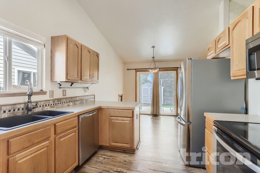 Building Photo - 644 Blue Azurite Ave