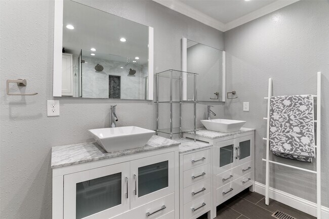 Building Photo - 13455 Mill Grove Ln