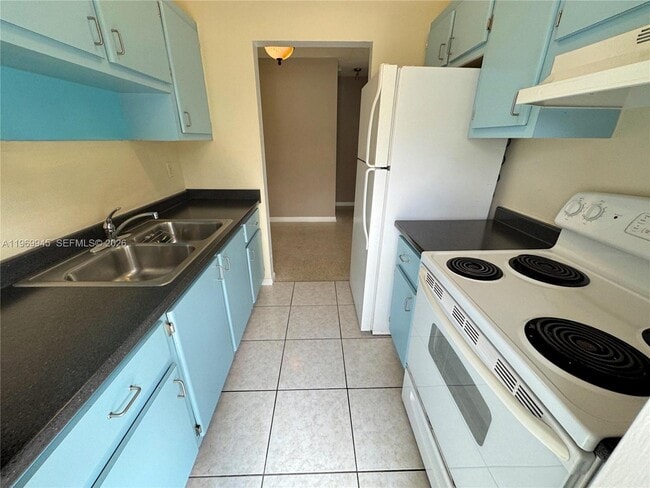 Building Photo - 403 NW 25th St