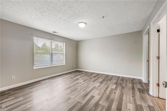 Building Photo - 13202 Fairington Ridge Cir