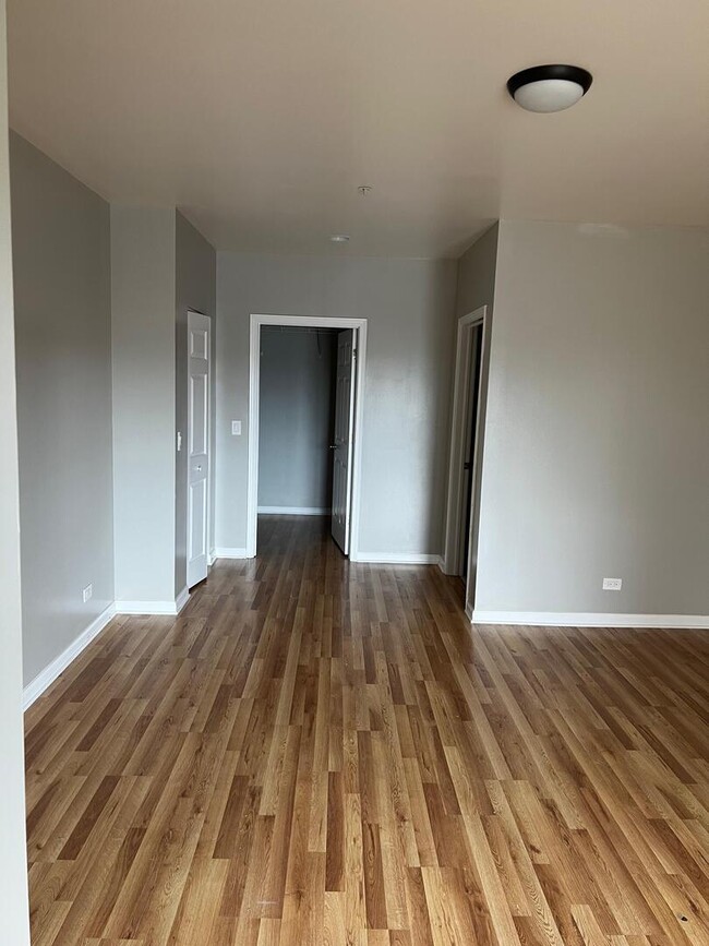 Building Photo - 9440 S 51st Ave