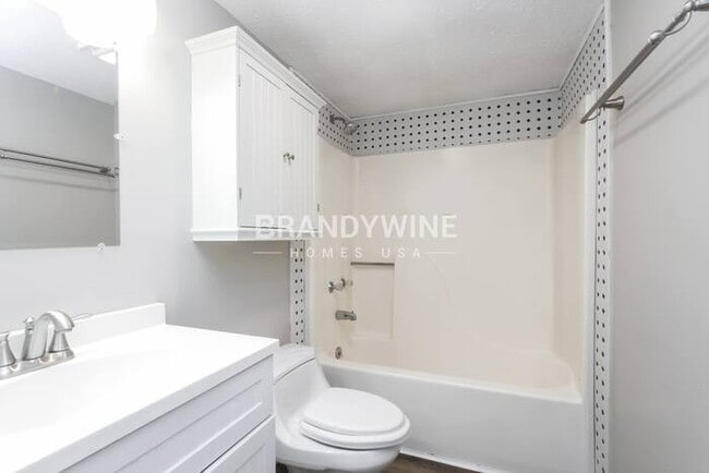 Building Photo - 8825 Royal Meadow Dr