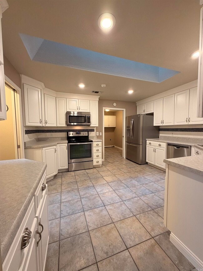 Building Photo - 31 Enclave Cir