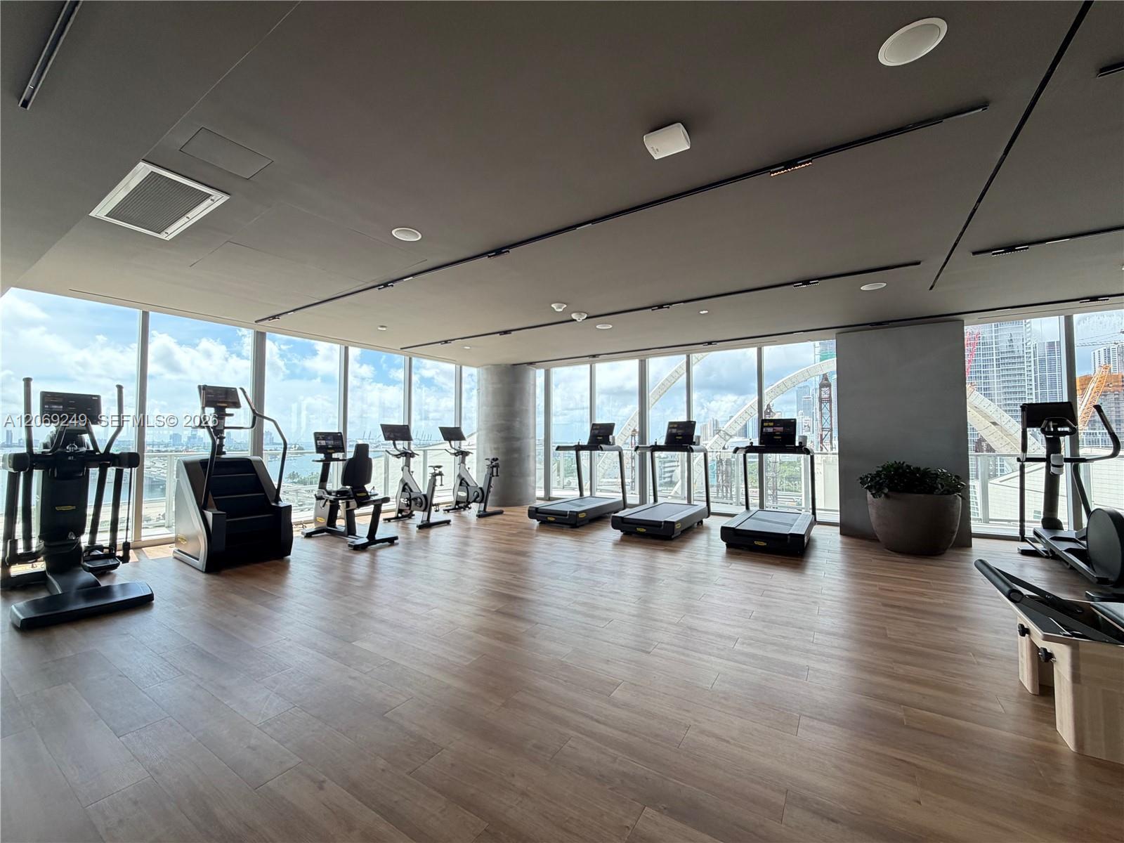 Building Photo - 1400 Biscayne Blvd
