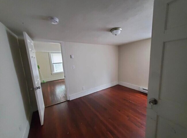 Building Photo - 474 Carrington Ave
