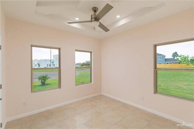 Building Photo - 2600 Vivien Dr