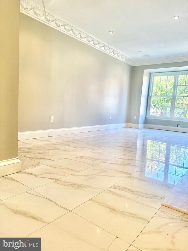 Building Photo - 7819 Colonial Springs Blvd