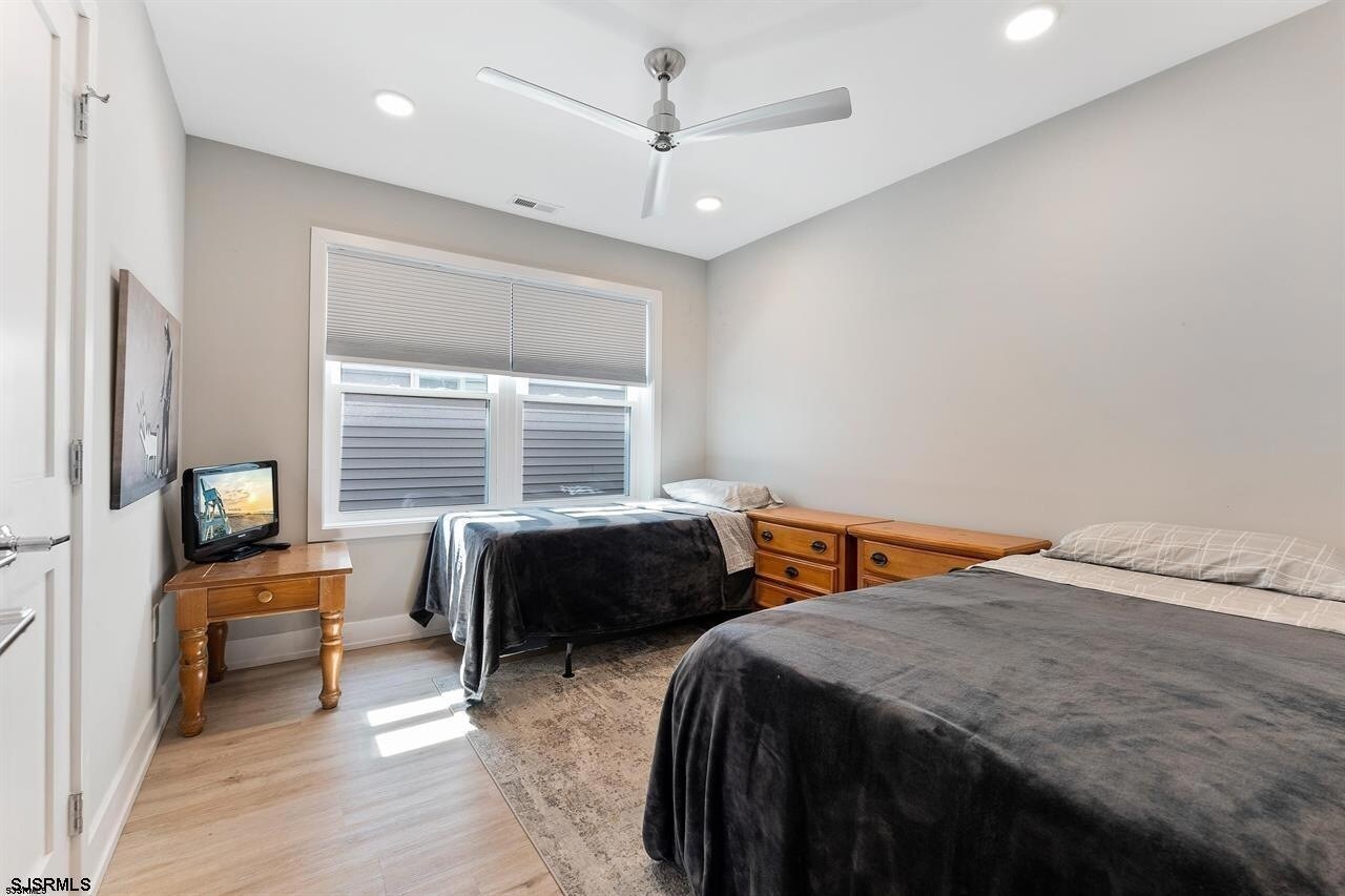 Building Photo - 21 N Wyoming Ave