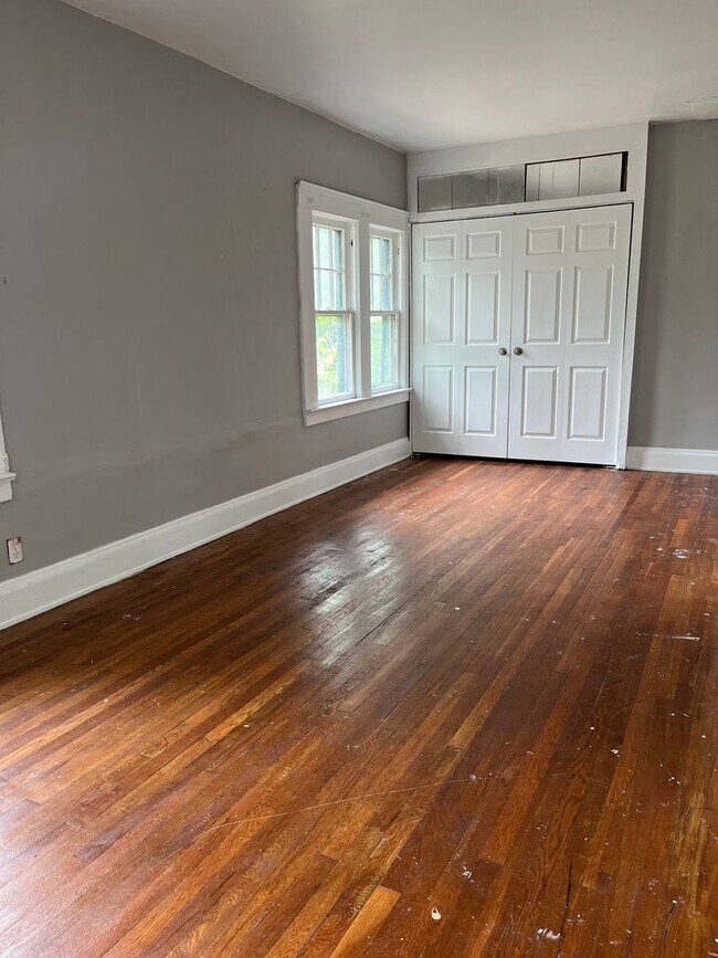 Building Photo - Section 8 Welcomed! Charming 3-bedroom hom...