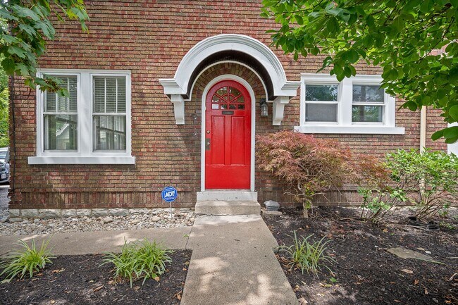 Primary Photo - 505-507 W McMillan