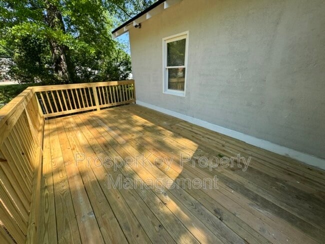 Building Photo - 3915 Woodruff Rd