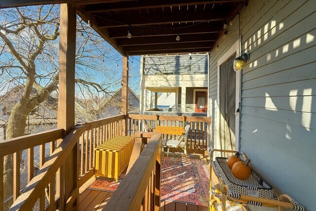 Building Photo - 456 Medford St