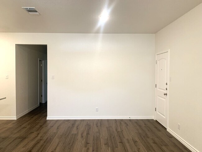 Building Photo - New Construction Duplex Available Now