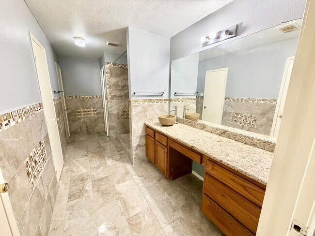 Building Photo - 10139 Woodico Dr