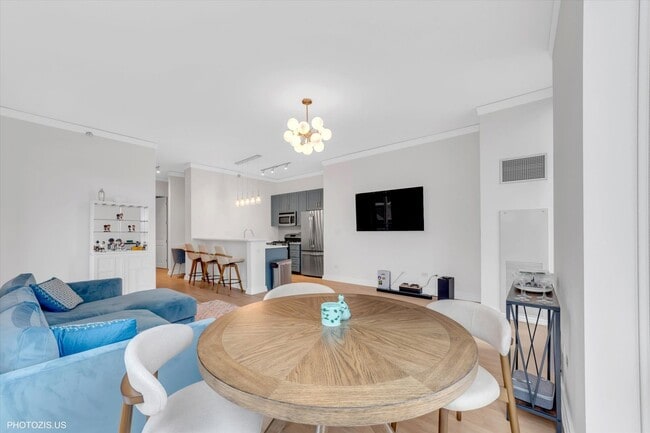 Building Photo - 170 W Polk St