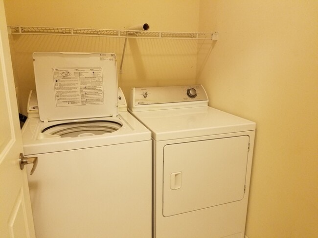 Building Photo - 1151 NE 7th Ln