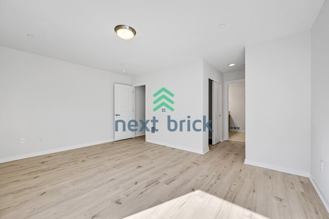 Building Photo - 3 Bed and 3 Bath Single Family Home is Available for Rent!