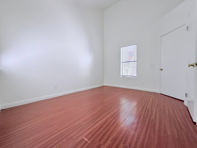 Building Photo - 13825 Beaver St