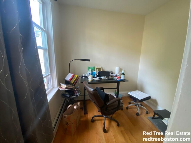 Building Photo - 49 Cameron St